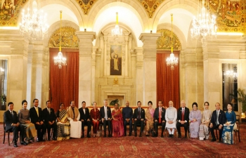 President Ram Nath Kovind and PM Narendra Modi with ASEAN Heads of State/Governments, their spouses and ASEAN Secretary General to mark the 25th year of the ASEAN-India partnership.